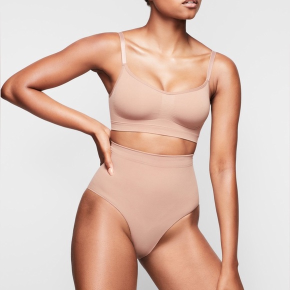 LOT of 2 NWT SKIMS shapewear seamless sculpt mid-waisted brief size medium - Picture 5 of 10